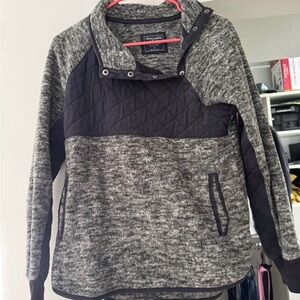 Abercrombie & Fitch Heathered Gray and Black Quilted Pullover